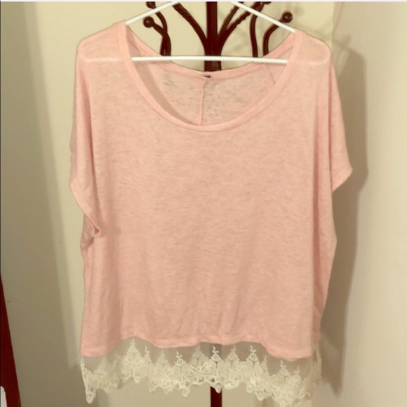 🥂Boutique Laced Top🥂 - Picture 1 of 3